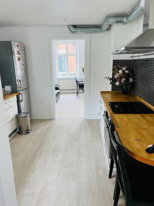 Lovely 1-Bedroom Condo In Aarhus C Exterior foto