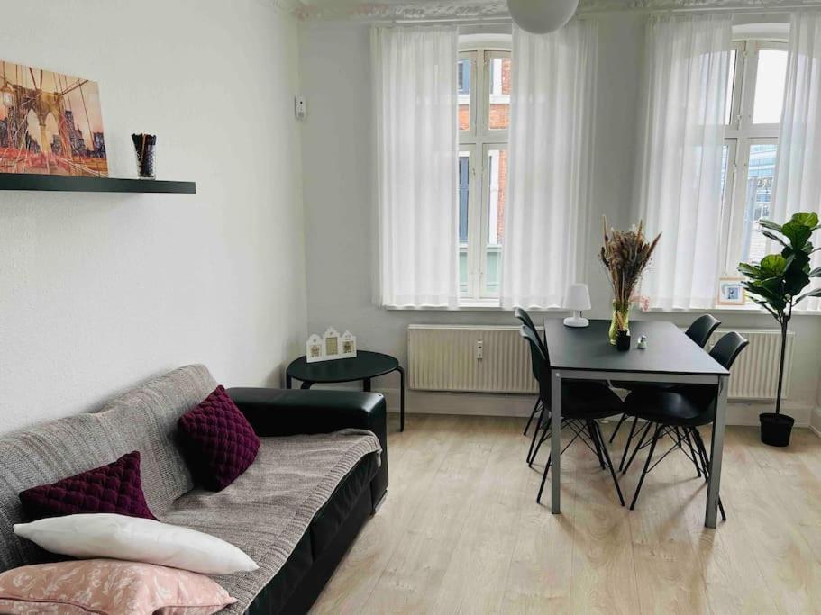 Lovely 1-Bedroom Condo In Aarhus C Exterior foto
